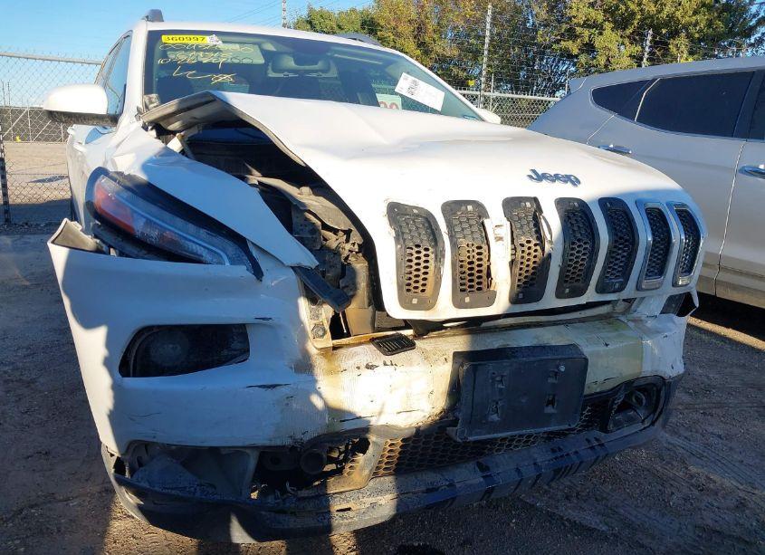 Photo 6 of 2016 Jeep Cherokee LATITUDE (VIN 1C4PJMCS7GW279518)