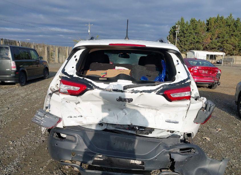 Photo 16 of 2016 Jeep Cherokee LATITUDE (VIN 1C4PJMCS7GW310945)