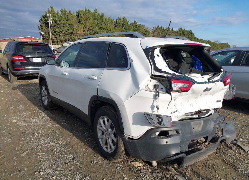 Photo 3 of 2016 Jeep Cherokee LATITUDE (VIN 1C4PJMCS7GW310945)