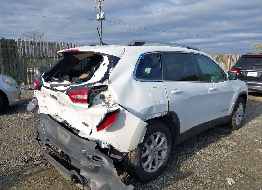 Photo 4 of 2016 Jeep Cherokee LATITUDE (VIN 1C4PJMCS7GW310945)