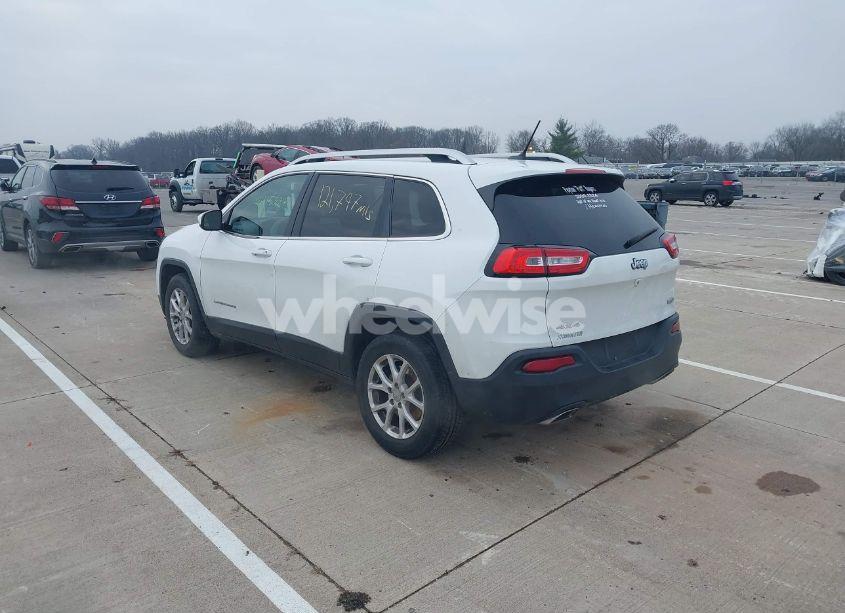 Photo 3 of 2016 Jeep Cherokee LATITUDE (VIN 1C4PJMCS7GW326398)