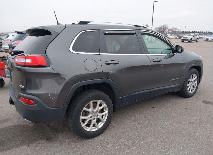 Photo 4 of 2017 Jeep Cherokee LATITUDE 4X4 (VIN 1C4PJMCS7HW525002)