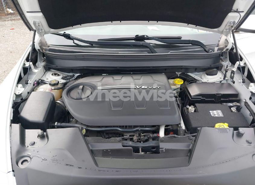 Photo 10 of 2017 Jeep Cherokee LATITUDE 4X4 (VIN 1C4PJMCS7HW635967)