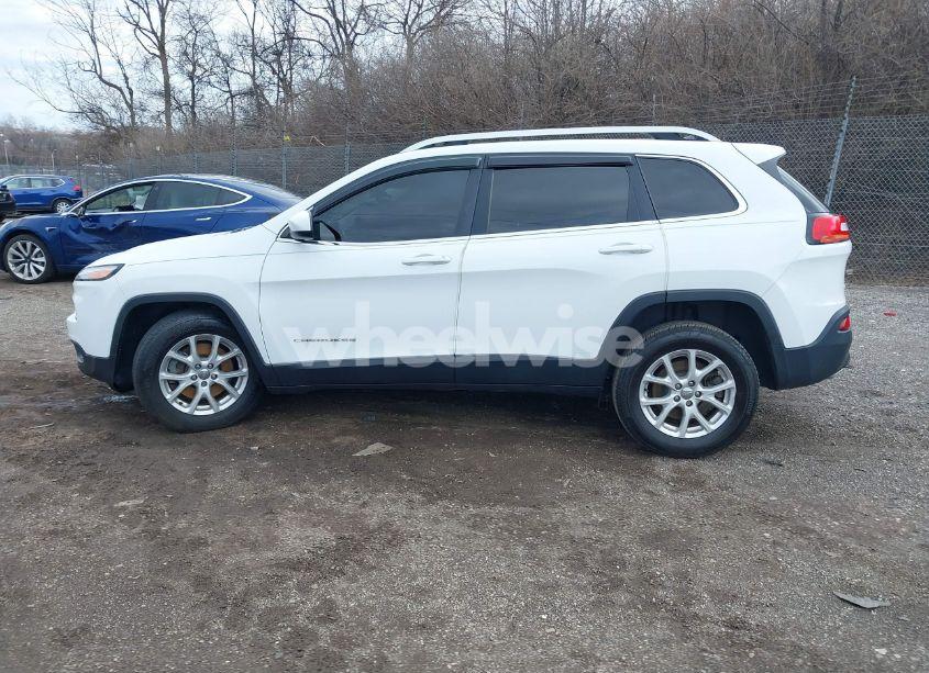 Photo 15 of 2017 Jeep Cherokee LATITUDE 4X4 (VIN 1C4PJMCS7HW635967)