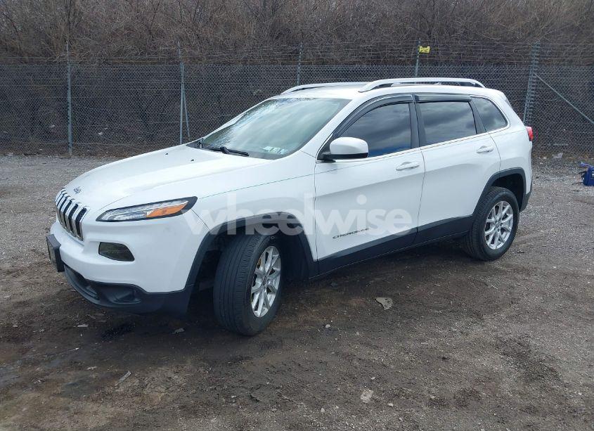 Photo 2 of 2017 Jeep Cherokee LATITUDE 4X4 (VIN 1C4PJMCS7HW635967)