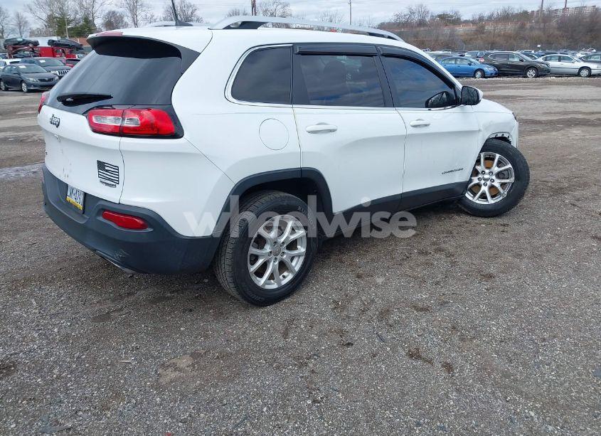 Photo 4 of 2017 Jeep Cherokee LATITUDE 4X4 (VIN 1C4PJMCS7HW635967)