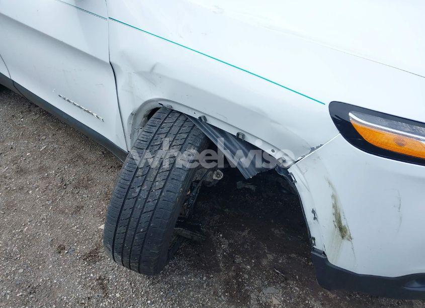 Photo 6 of 2017 Jeep Cherokee LATITUDE 4X4 (VIN 1C4PJMCS7HW635967)