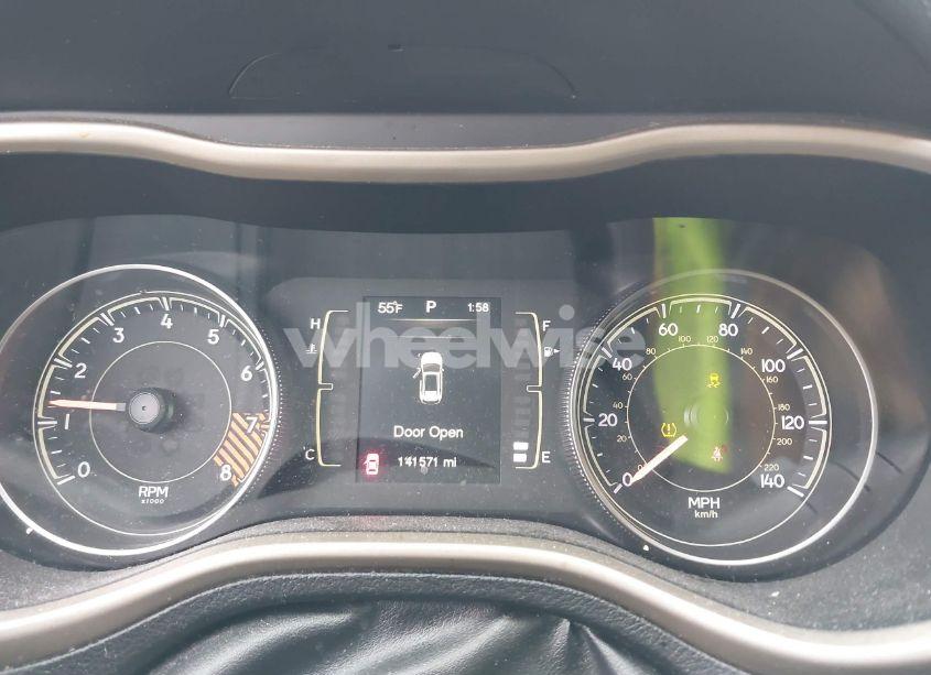 Photo 7 of 2014 Jeep Cherokee LATITUDE (VIN 1C4PJMCS8EW125834)