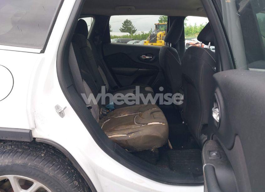 Photo 8 of 2014 Jeep Cherokee LATITUDE (VIN 1C4PJMCS8EW125834)