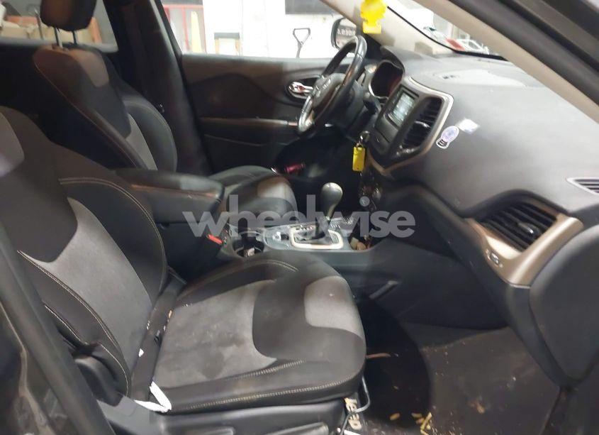 Photo 5 of 2014 Jeep Cherokee LATITUDE (VIN 1C4PJMCS8EW140432)