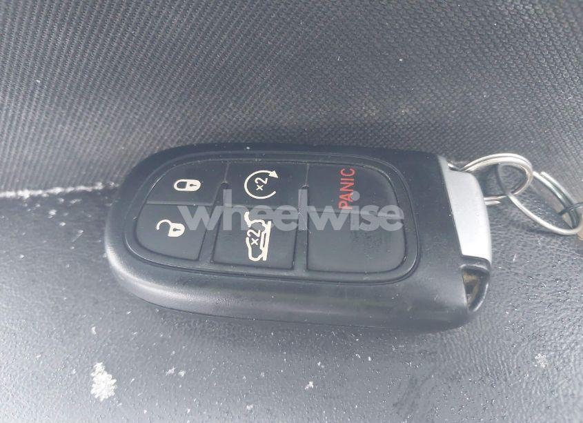 Photo 11 of 2014 Jeep Cherokee LATITUDE (VIN 1C4PJMCS8EW146327)