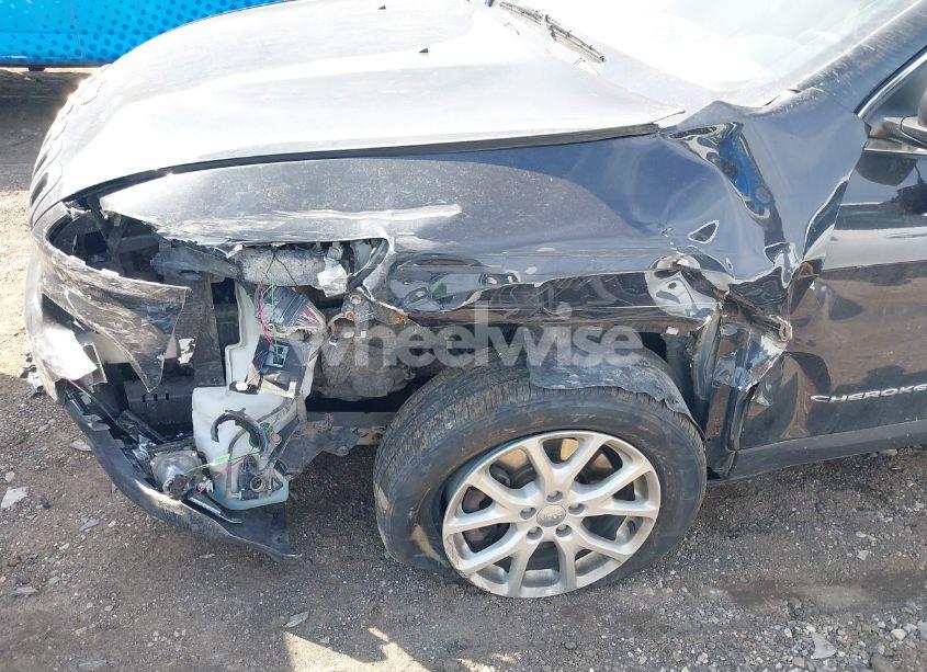 Photo 6 of 2014 Jeep Cherokee LATITUDE (VIN 1C4PJMCS8EW296678)