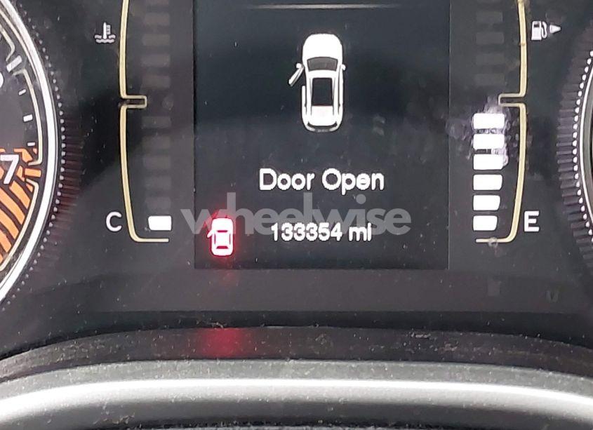 Photo 15 of 2015 Jeep Cherokee LATITUDE (VIN 1C4PJMCS8FW589353)