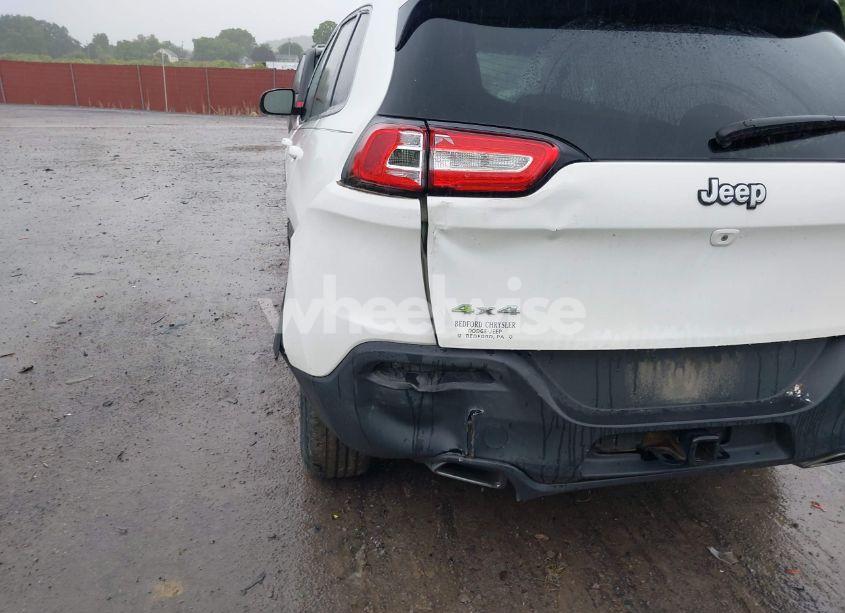 Photo 6 of 2015 Jeep Cherokee LATITUDE (VIN 1C4PJMCS8FW589353)