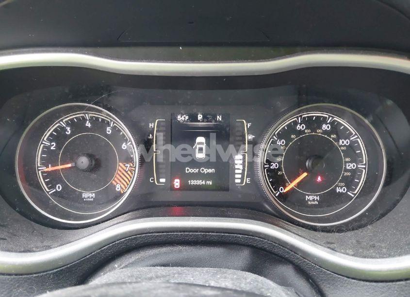 Photo 7 of 2015 Jeep Cherokee LATITUDE (VIN 1C4PJMCS8FW589353)