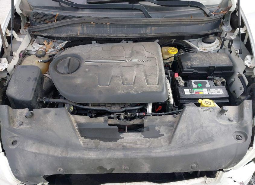 Photo 10 of 2015 Jeep Cherokee LATITUDE ALTITUDE (VIN 1C4PJMCS8FW755824)