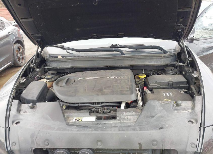 Photo 10 of 2015 Jeep Cherokee LATITUDE ALTITUDE (VIN 1C4PJMCS8FW774678)