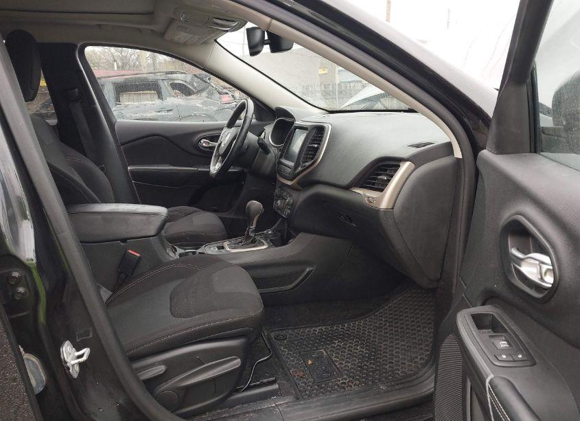 Photo 5 of 2015 Jeep Cherokee LATITUDE ALTITUDE (VIN 1C4PJMCS8FW774678)