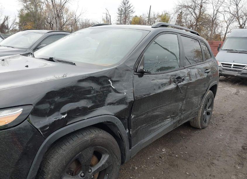 Photo 6 of 2015 Jeep Cherokee LATITUDE ALTITUDE (VIN 1C4PJMCS8FW774678)