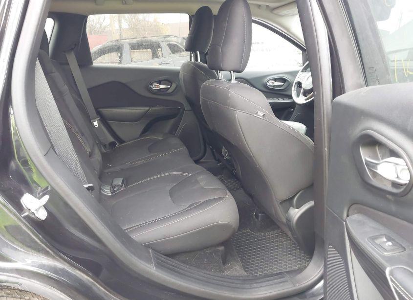 Photo 8 of 2015 Jeep Cherokee LATITUDE ALTITUDE (VIN 1C4PJMCS8FW774678)