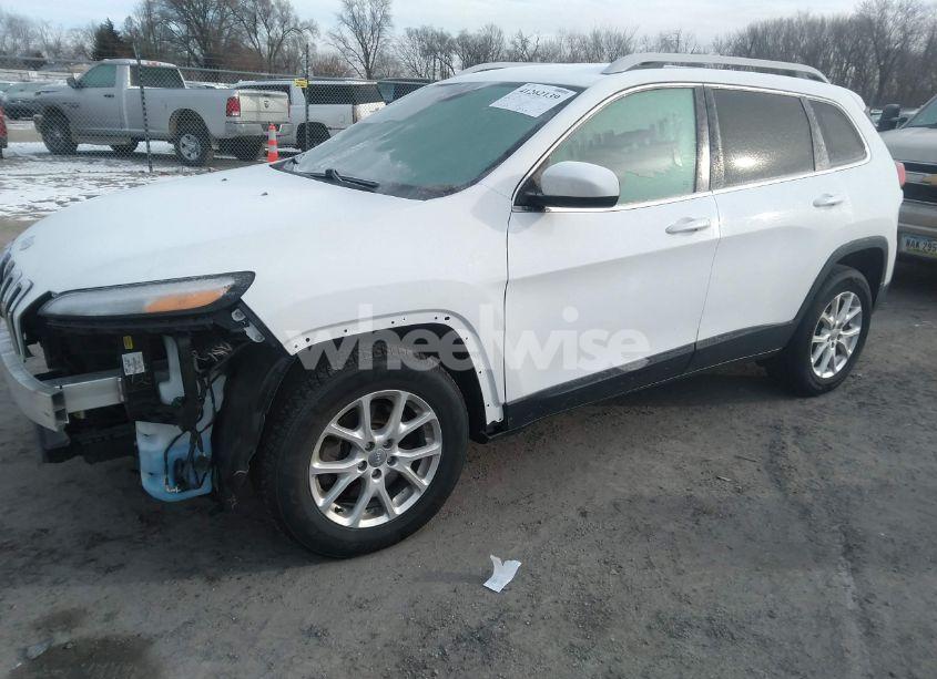 Photo 2 of 2015 Jeep Cherokee LATITUDE (VIN 1C4PJMCS8FW793957)