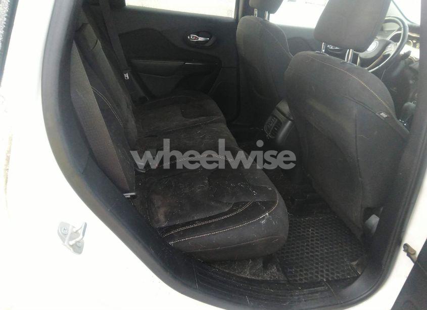 Photo 8 of 2015 Jeep Cherokee LATITUDE (VIN 1C4PJMCS8FW793957)