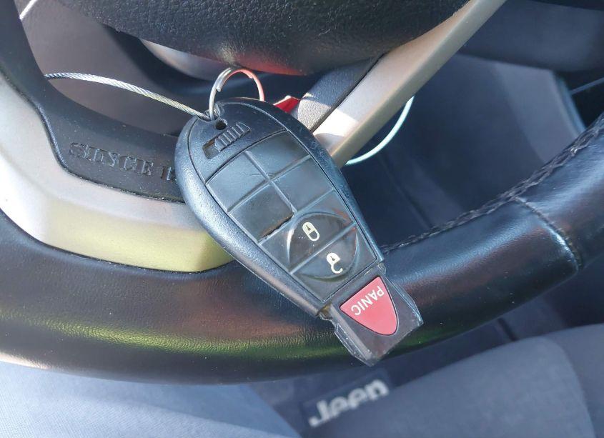 Photo 11 of 2016 Jeep Cherokee LATITUDE (VIN 1C4PJMCS8GW178424)