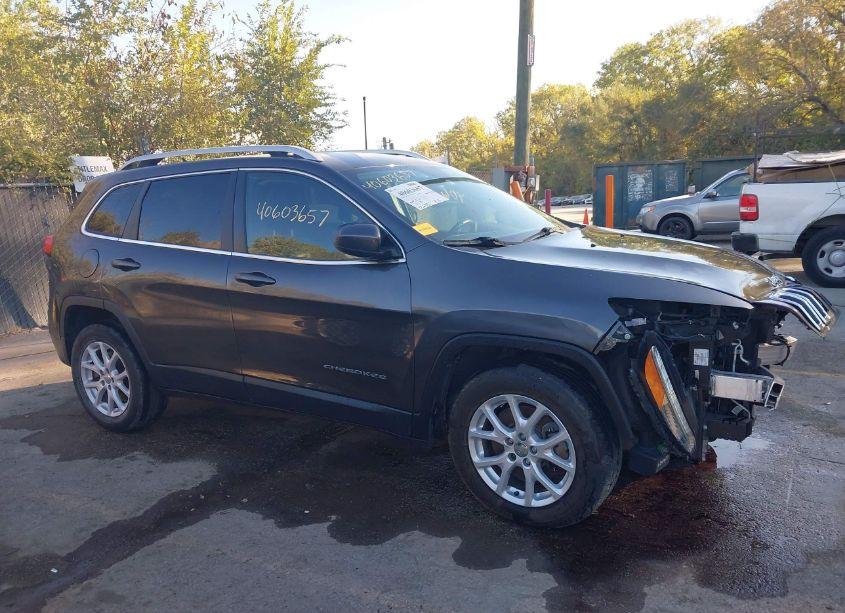 Photo 13 of 2016 Jeep Cherokee LATITUDE (VIN 1C4PJMCS8GW178424)