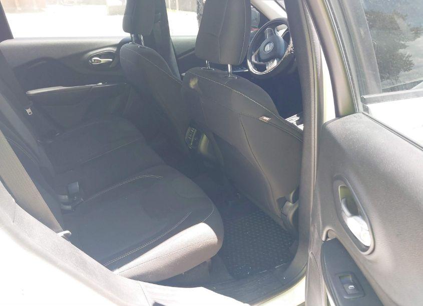 Photo 8 of 2016 Jeep Cherokee ALTITUDE (VIN 1C4PJMCS8GW218517)