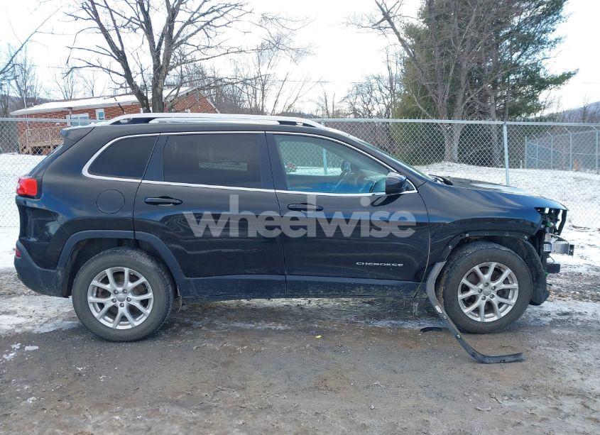Photo 13 of 2016 Jeep Cherokee LATITUDE (VIN 1C4PJMCS8GW245748)