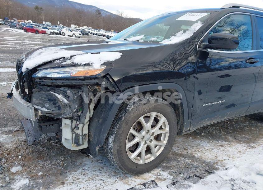 Photo 18 of 2016 Jeep Cherokee LATITUDE (VIN 1C4PJMCS8GW245748)