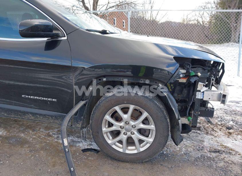 Photo 19 of 2016 Jeep Cherokee LATITUDE (VIN 1C4PJMCS8GW245748)