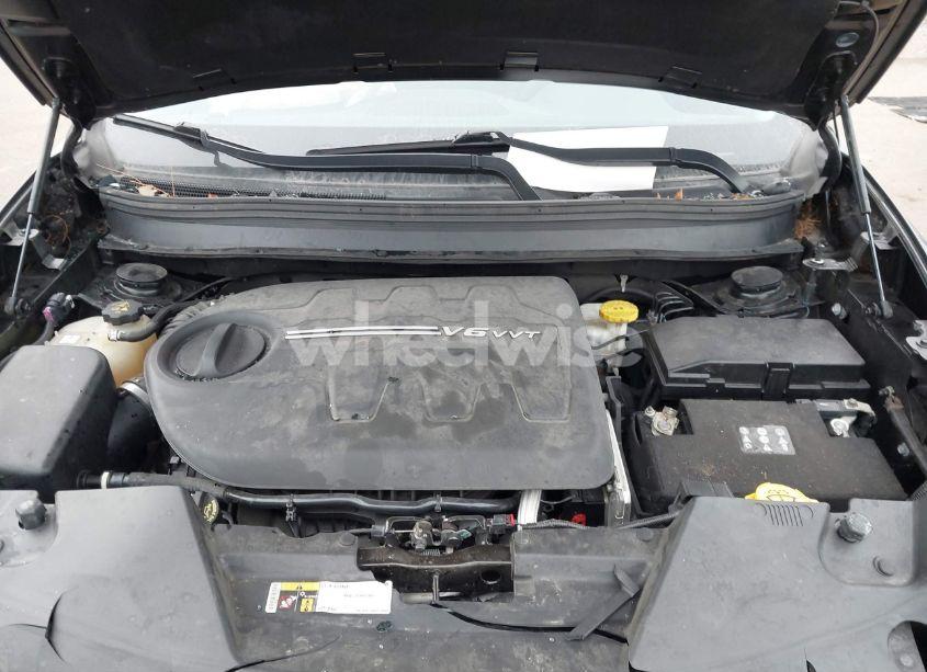 Photo 10 of 2017 Jeep Cherokee LATITUDE 4X4 (VIN 1C4PJMCS8HW649375)