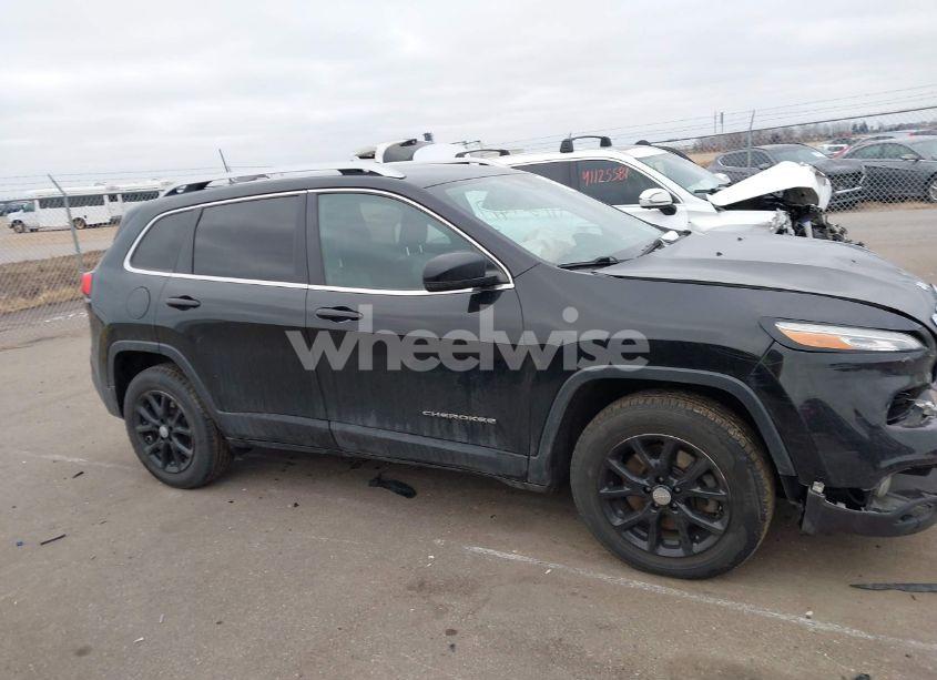 Photo 14 of 2017 Jeep Cherokee LATITUDE 4X4 (VIN 1C4PJMCS8HW649375)