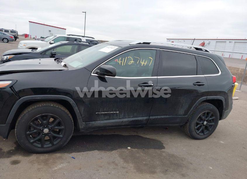 Photo 15 of 2017 Jeep Cherokee LATITUDE 4X4 (VIN 1C4PJMCS8HW649375)