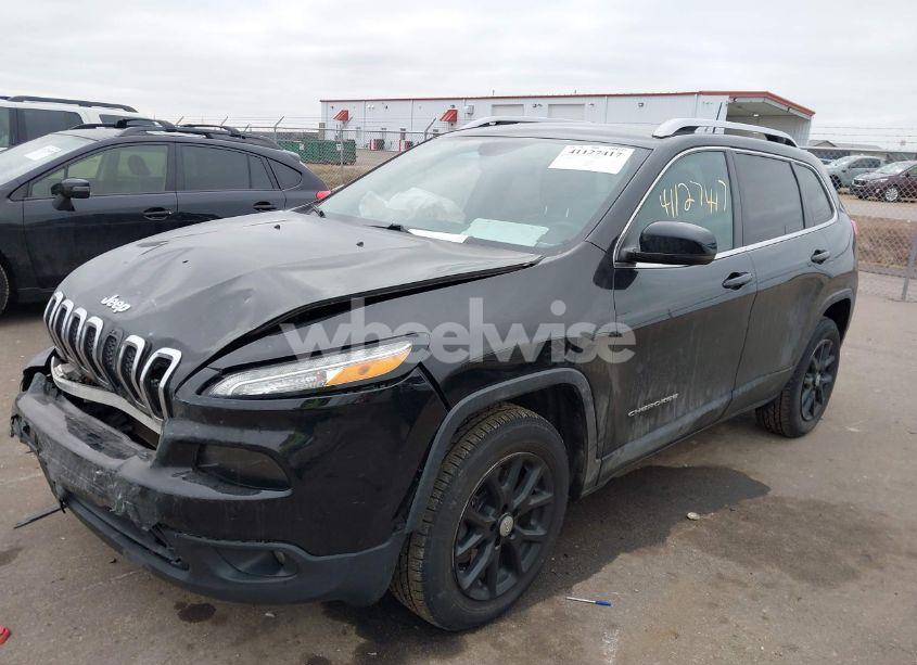 Photo 2 of 2017 Jeep Cherokee LATITUDE 4X4 (VIN 1C4PJMCS8HW649375)