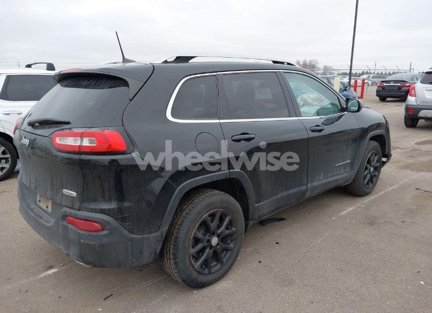 Photo 4 of 2017 Jeep Cherokee LATITUDE 4X4 (VIN 1C4PJMCS8HW649375)