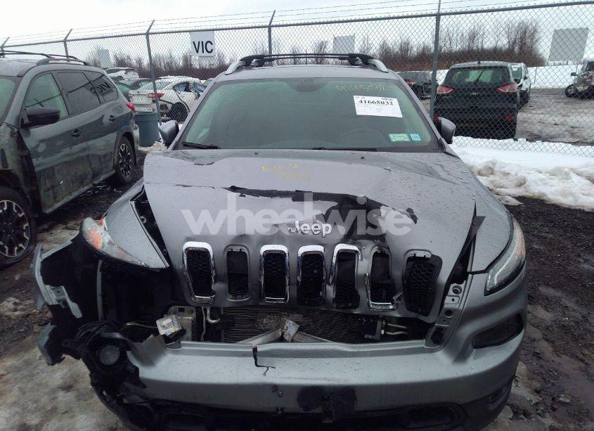 Photo 13 of 2017 Jeep Cherokee LATITUDE 4X4 (VIN 1C4PJMCS8HW649473)