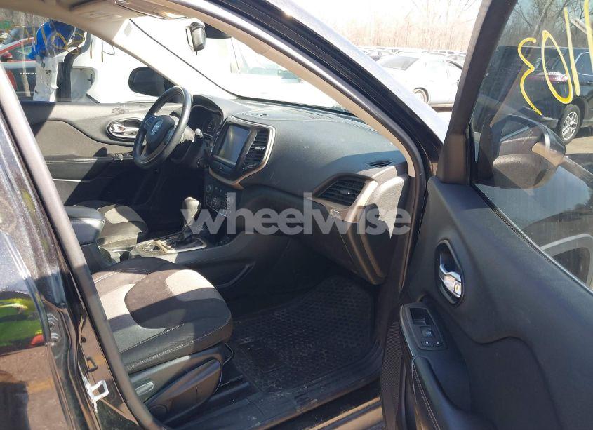 Photo 5 of 2014 Jeep Cherokee LATITUDE (VIN 1C4PJMCS9EW230351)