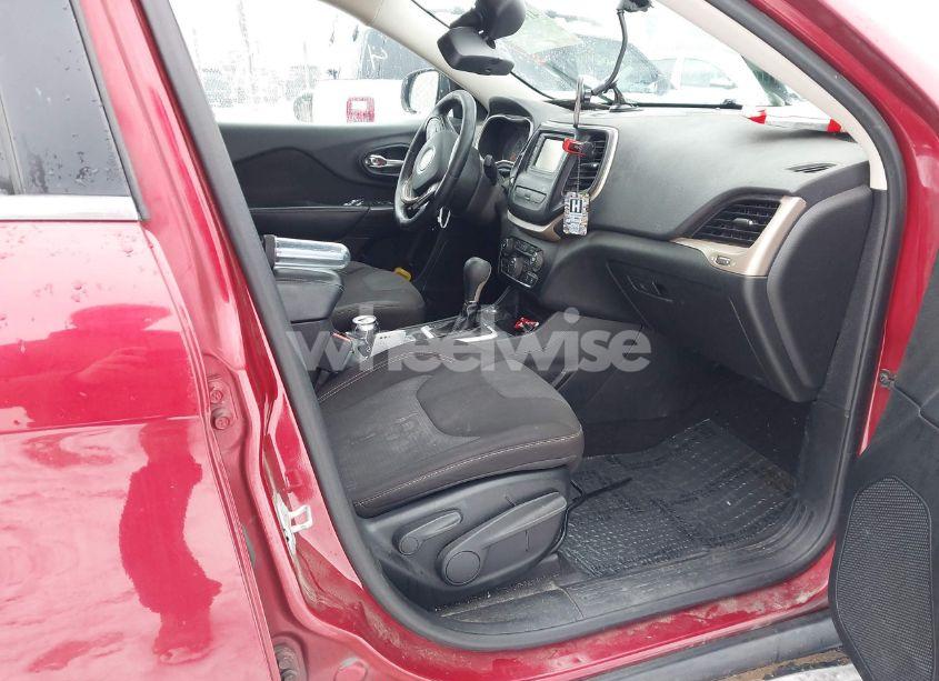 Photo 5 of 2015 Jeep Cherokee LATITUDE (VIN 1C4PJMCS9FW510837)