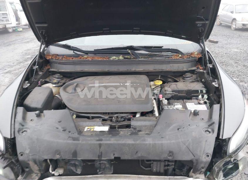 Photo 10 of 2015 Jeep Cherokee LATITUDE (VIN 1C4PJMCS9FW541456)