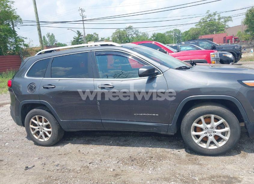Photo 13 of 2015 Jeep Cherokee LATITUDE (VIN 1C4PJMCS9FW546107)
