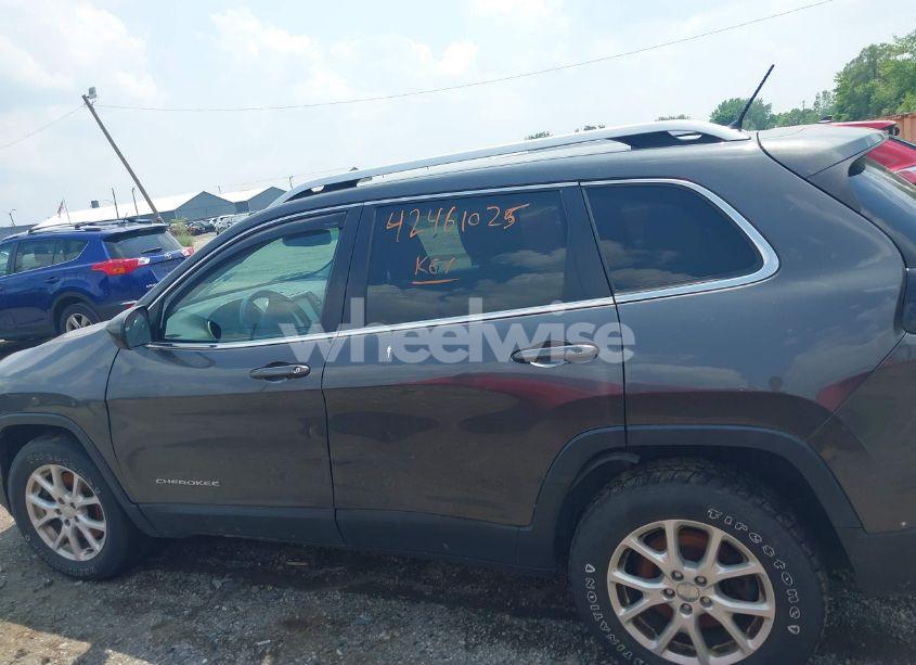 Photo 14 of 2015 Jeep Cherokee LATITUDE (VIN 1C4PJMCS9FW546107)