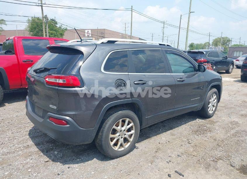 Photo 4 of 2015 Jeep Cherokee LATITUDE (VIN 1C4PJMCS9FW546107)