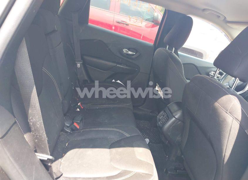 Photo 8 of 2015 Jeep Cherokee LATITUDE (VIN 1C4PJMCS9FW546107)