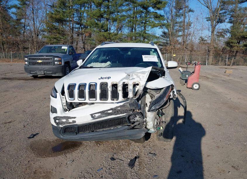 Photo 12 of 2015 Jeep Cherokee LATITUDE (VIN 1C4PJMCS9FW558466)