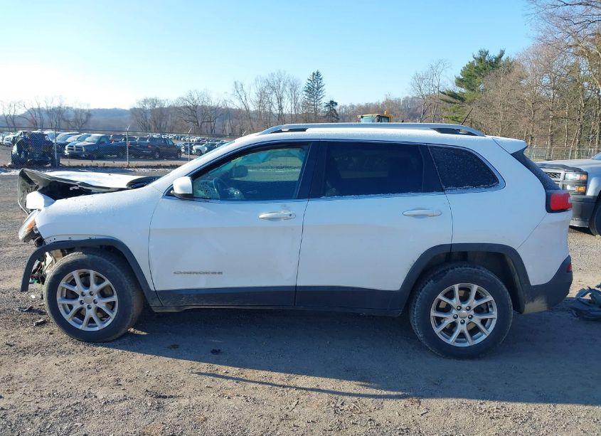 Photo 14 of 2015 Jeep Cherokee LATITUDE (VIN 1C4PJMCS9FW558466)