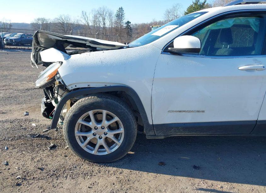 Photo 17 of 2015 Jeep Cherokee LATITUDE (VIN 1C4PJMCS9FW558466)