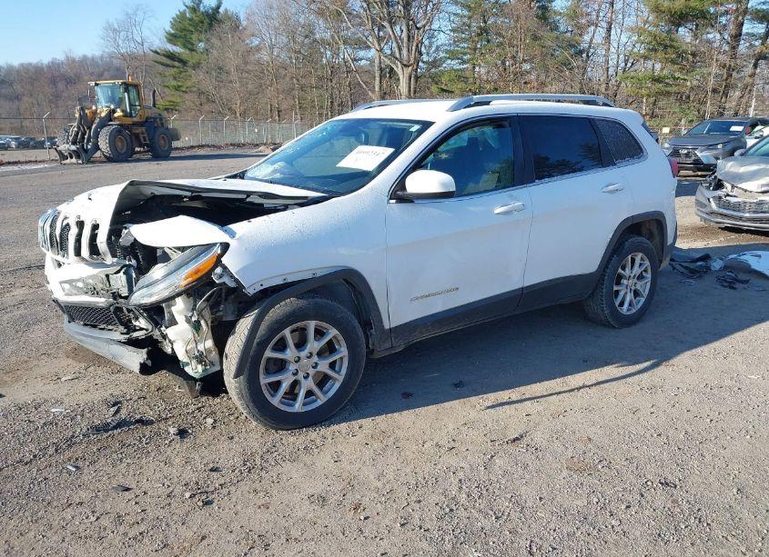 Photo 2 of 2015 Jeep Cherokee LATITUDE (VIN 1C4PJMCS9FW558466)