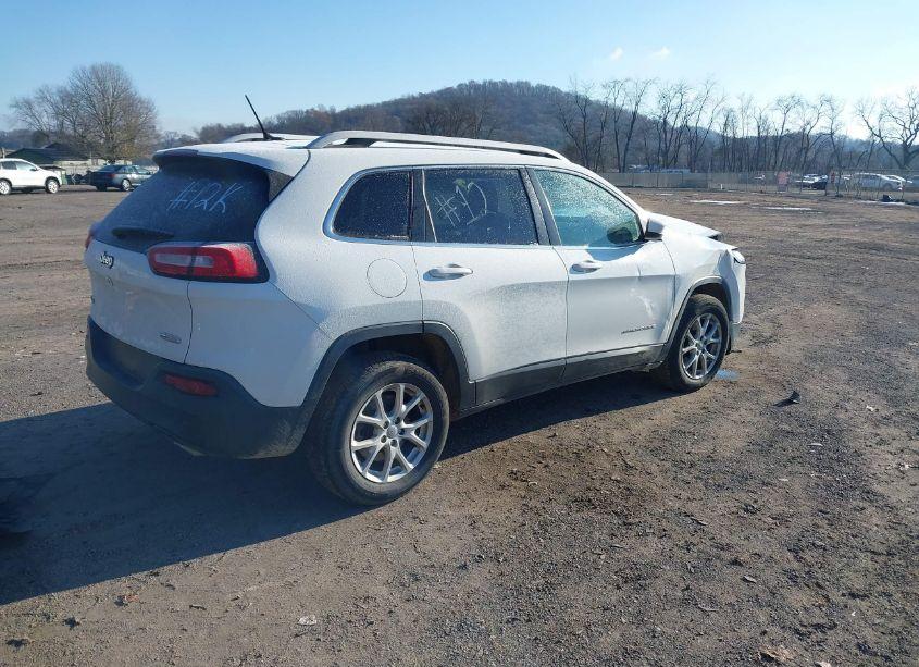 Photo 4 of 2015 Jeep Cherokee LATITUDE (VIN 1C4PJMCS9FW558466)